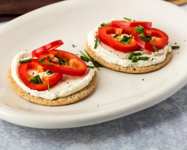 Cracked Black Pepper Wholegrain Oat Cracker