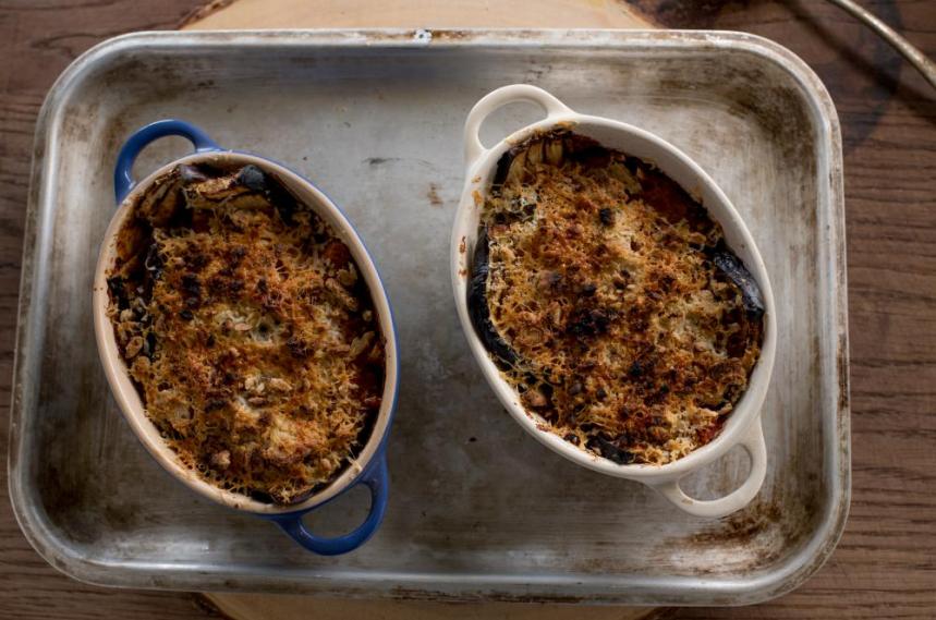 aubergine, tomato and parmesan oaty bake