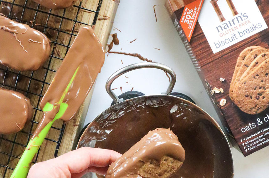 No Bake Biscuit Break Bars