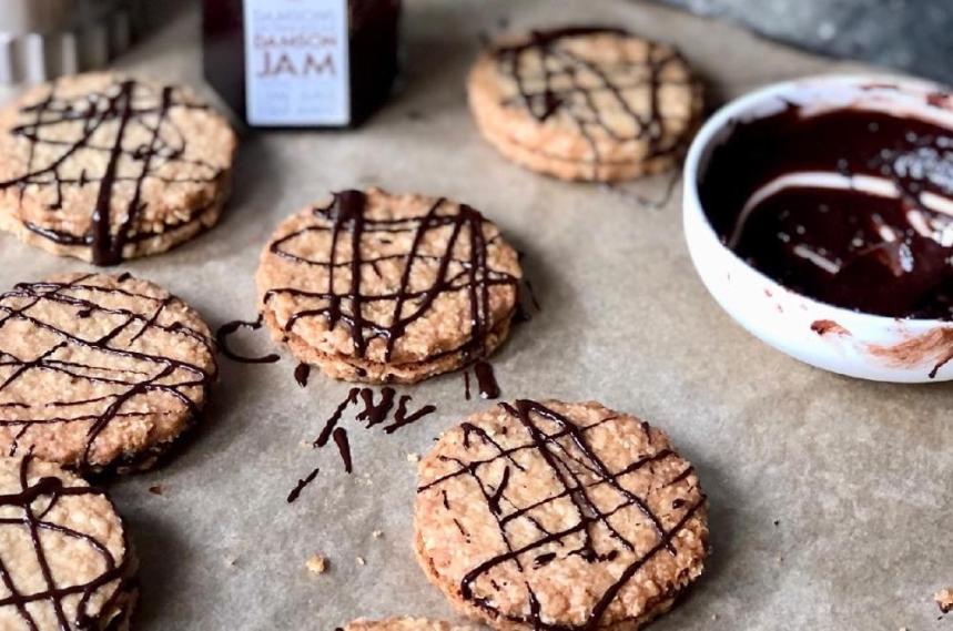 Oat biscuits drizzled with chocolate