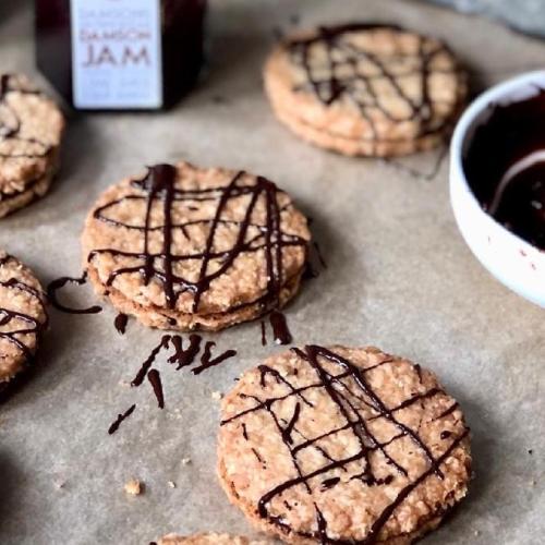 Oat biscuits drizzled with chocolate